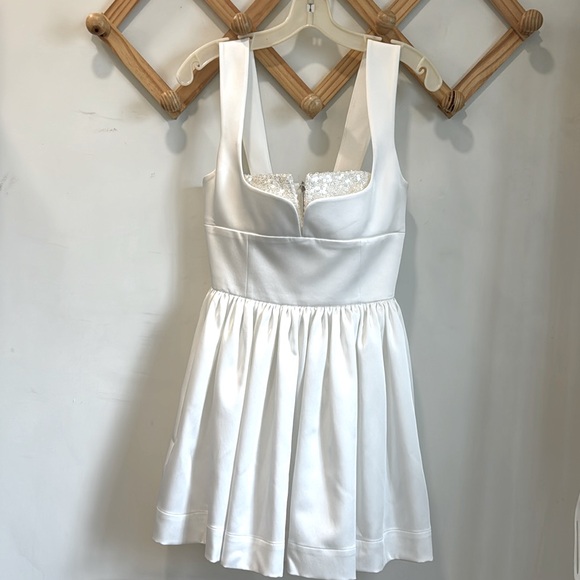 NAZLICEREN Leanne Satin Mini Dress in Lily White Bridal - Picture 3 of 11